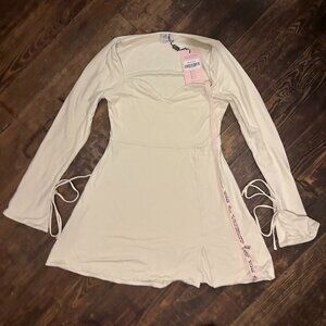 Oh Polly Long Sleeve Sweetheart Neckline Mini Dress in Ivory NWT Size 8 + 10